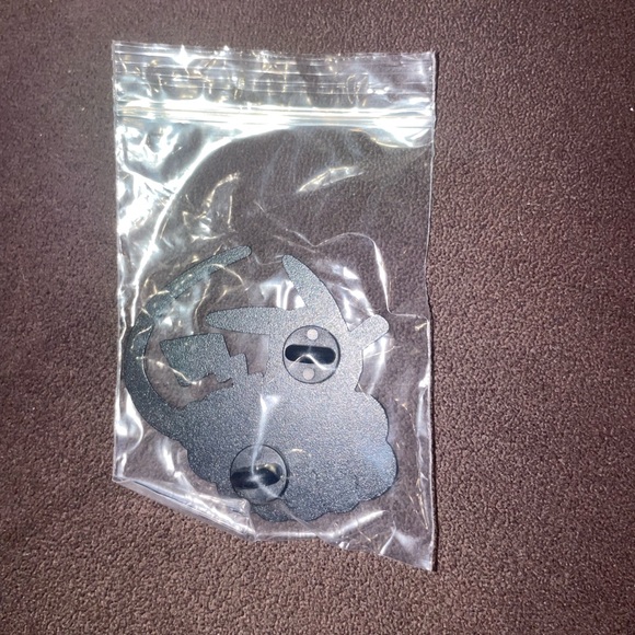 Pokémon Pikachu Flying Nimbus Pin - Picture 3 of 3